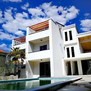 Star With Pool , Biograd Na Moru Croatia